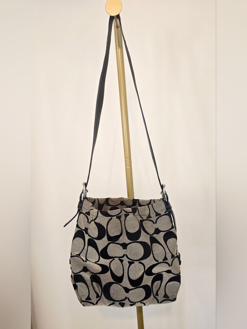 Coach Signature Canvas Shoulder Bag Black White Monogram Hobo Purse Y2K